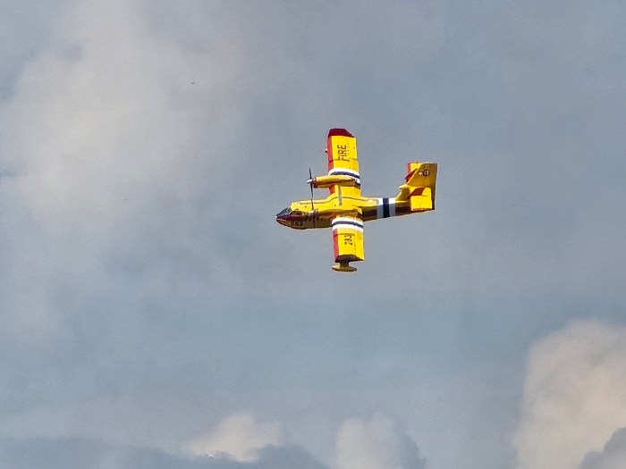 Scooper Plane on Bear Creek Fire 06/24/2025