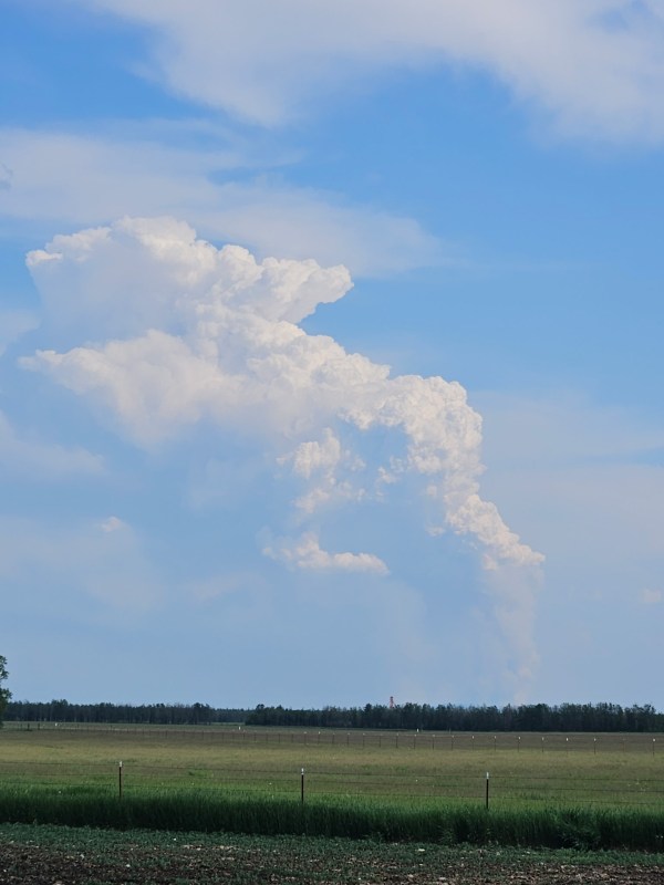 Image of a smoke column in the distance