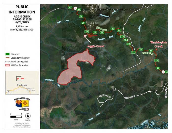 Topographic map of the Aggie Creek Fire showing its acreage at 3,125,its perimeter and proximity to residences and roads.