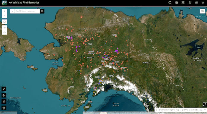 A large map of Alaska with green background and red dots representing where fires are located.